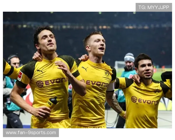 法兰克福拟抢夺欧洲级后防备选，欧战野心显露